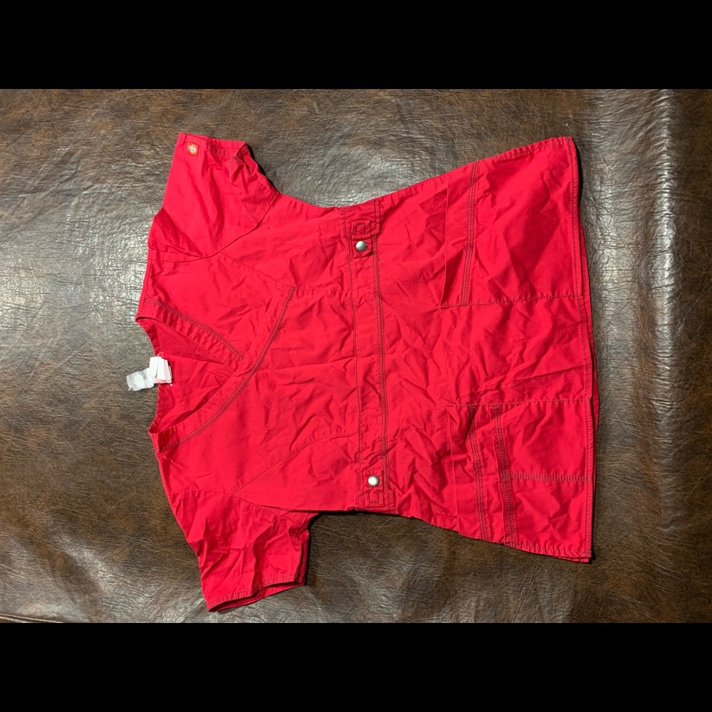 Scrub shirt